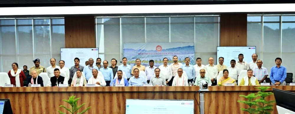 MP S Supongmeren Jamir (Nagaland) and others with the General Manager of Northeast Frontier Railway, Chetan Kumar Shrivastava during the meeting held at Guwahati on October 14.